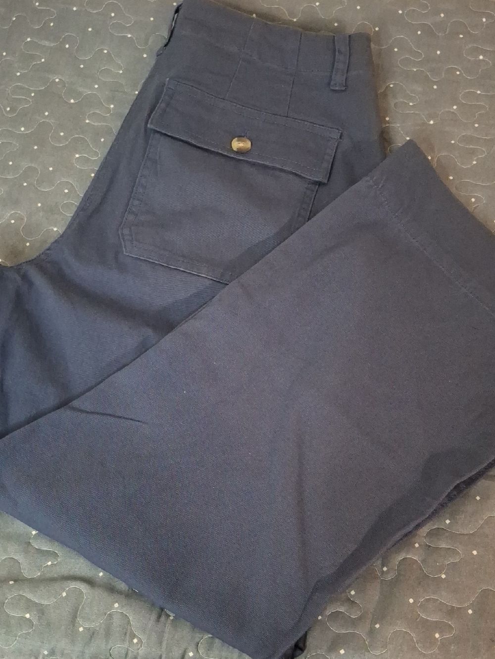 Christopher & Banks Blue Utility Pocket cropped pants size 6